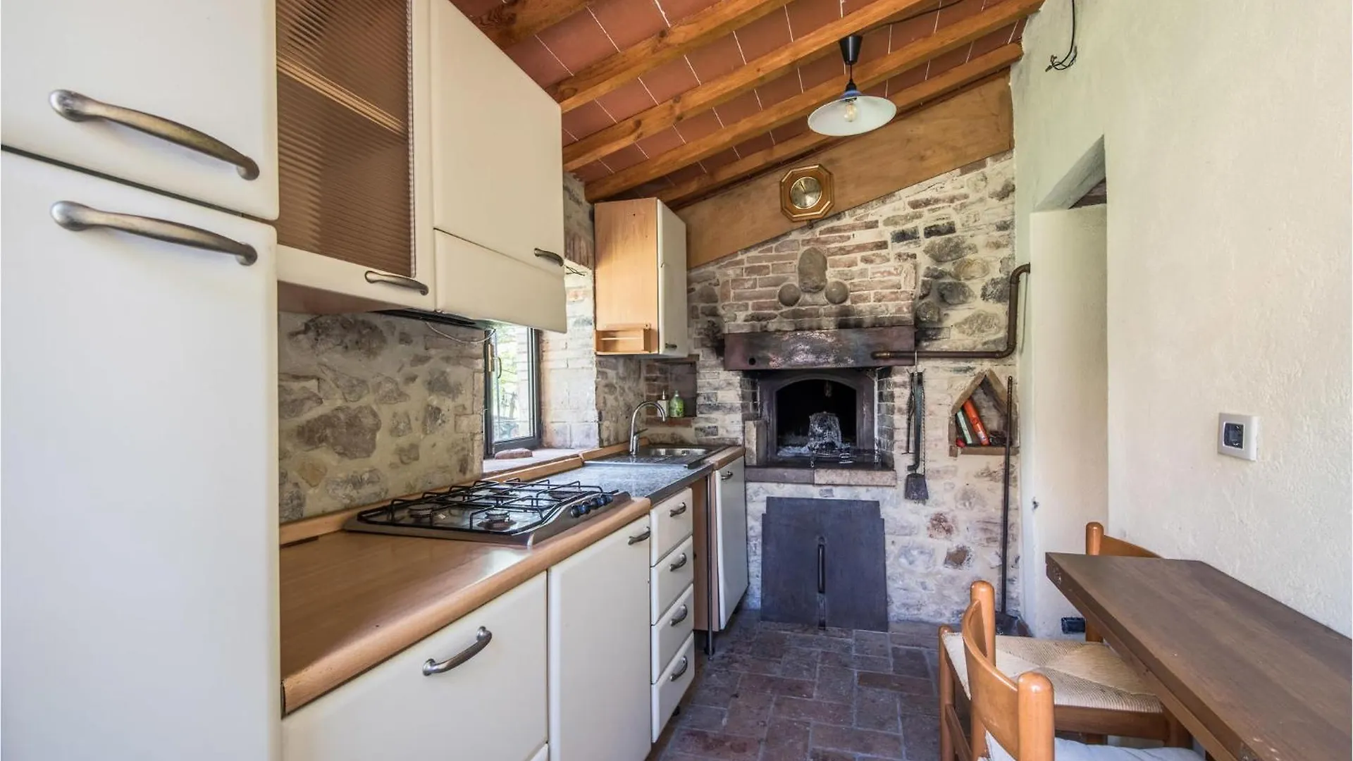 2 Bedroom Pet Friendly Home In Casole Delsa Casole dʼElsa Ιταλία